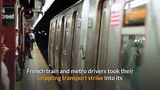 French transport strike enters 19th day, casts pall on Christmas