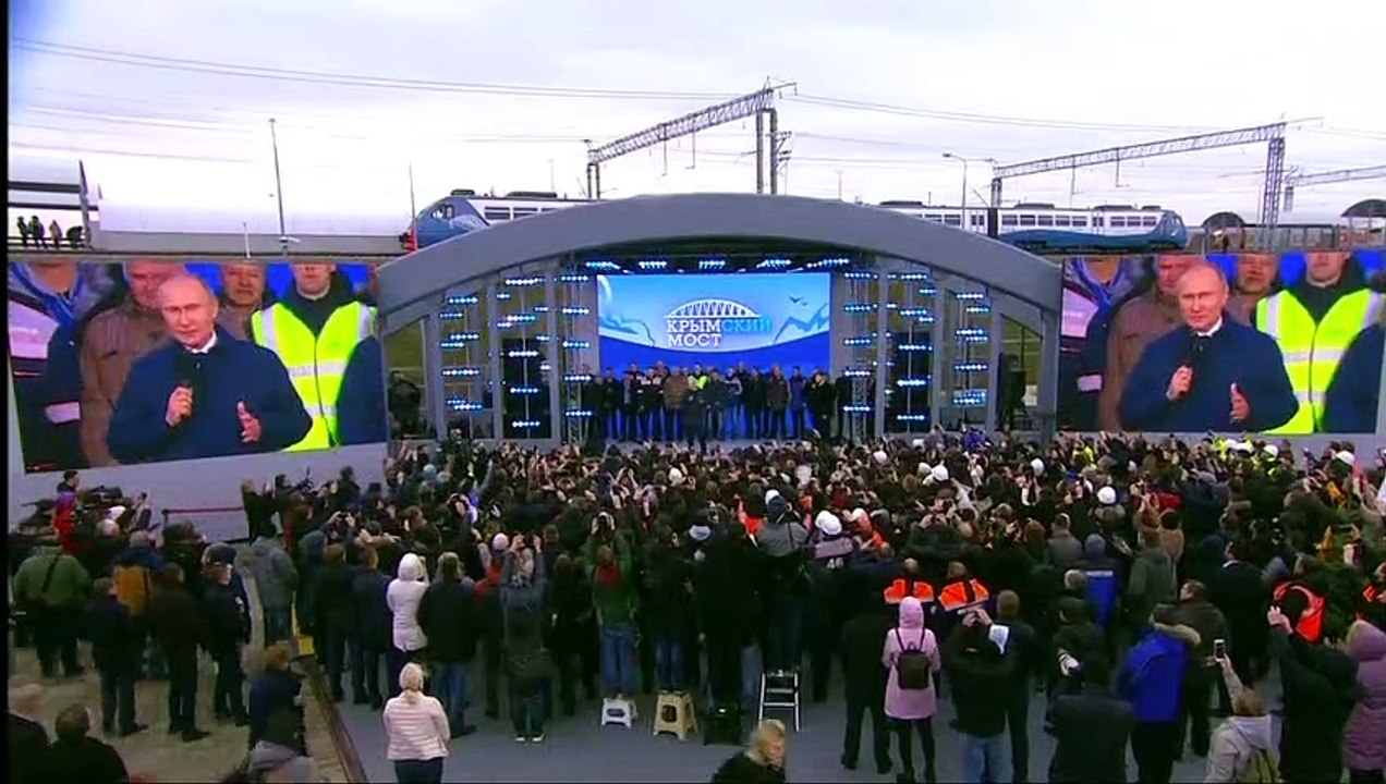 Putin inaugura ferrovia