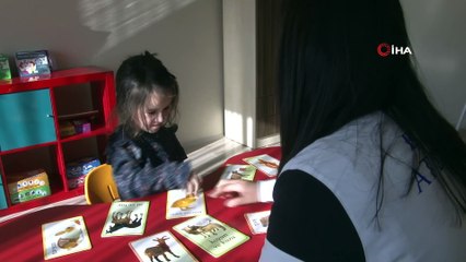 Almanya’da yaşayan aile otizmli kızları Mira'nın konuşması için umudu Türkiye’de arıyor