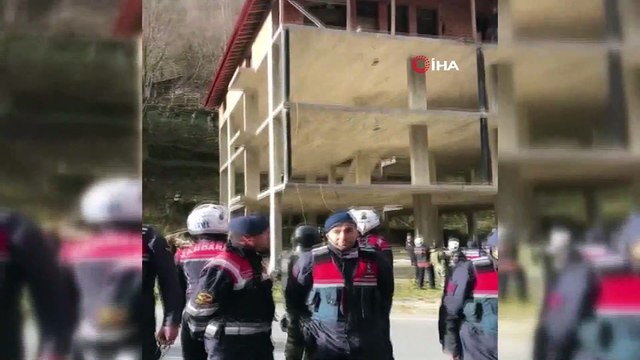 Uzungöl'de kaçak yapılar yıkılmaya başlandı