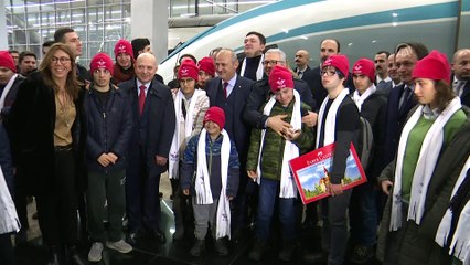 Bakan Turhan,  YHT ile özel gereksinimli kişileri Ankara’dan Konya'ya uğurladı (2) - ANKARA