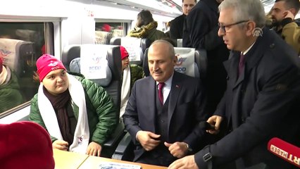 Bakan Turhan, YHT ile özel gereksinimli kişileri Ankara’dan Konya'ya uğurladı (3) - ANKARA