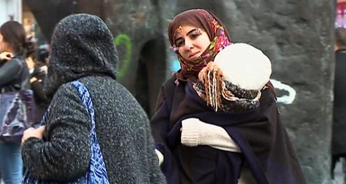 Dilenci kılığına giren CNN Türk muhabirine, kağıt toplayıcısından ahlaksız teklif: Beraber olalım mı?