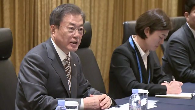 靑 문 대통령, 日 수출규제 조속히 회복돼야...아베, 수출 정책 대화 유익 / YTN