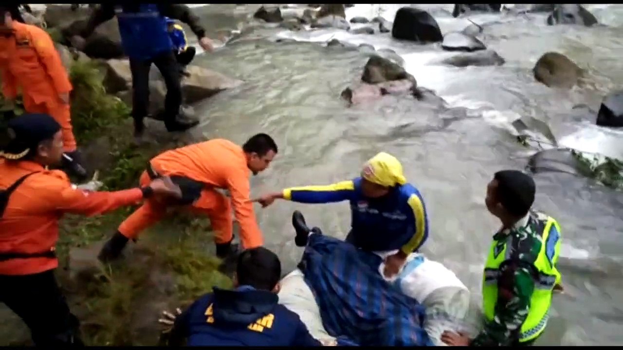 Tote bei Busunfall in Indonesien