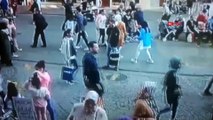 İstanbul'da sokak ortasında kadına şiddet kamerada!