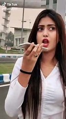 Helo Kaun? Discover the Superhit Song! 🎶