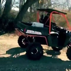 Il a un peu surestimé son 4x4... et termine à l'envers