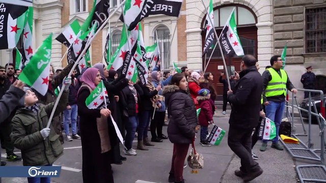 وقفة احتجاجية أمام السفارة الروسية بفيينا تضامنا مع إدلب