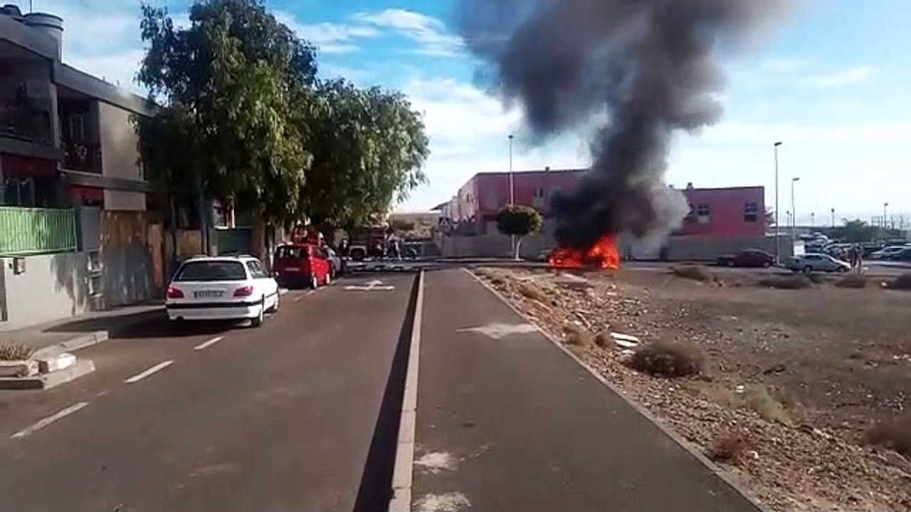 Una gran columna de humo sorprende a los vecinos de San Isidro