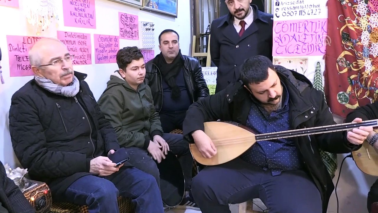 Vali Yaman gençlerle Kürtçe ve Türkçe şarkı söyledi - MARDİN