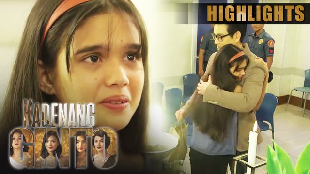 Leon, sinamahan magdiwang ng pasko si Roxanne | Kadenang Ginto