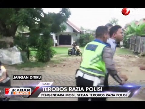 Bak Adegan Film, Polisi Kejar Pengendara yang Terobos Razia