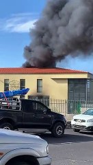 Sofocan el incendio de un frigorífico de 12 metros en La Palma