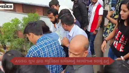 MS યુનિ.માં બેનર્સ લગાવવા બાબતે NSUI અને AGSG ગ્રુપ વચ્ચે ઘર્ષણ, ધક્કામુક્કી બાદ અફરાતફરી થઇ