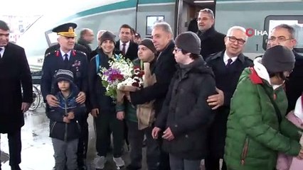 - Ankara'dan Konya'ya gelen özel gereksinimli misafirleri protokol karşıladı