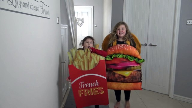 Disney Princesas - Desfile Infantil de Frozen Ana Elsa, Moana, Vampirina Cinderella e a Bela e a Fera