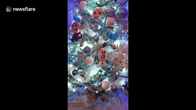 Superbe sapin de Noël version La Reine des Neiges !