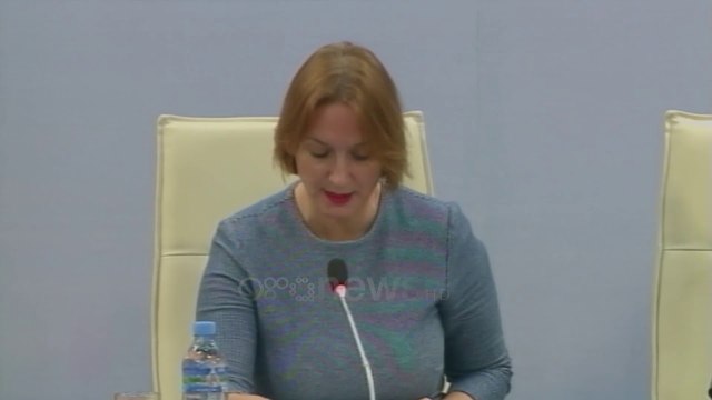 Ora News - Festat, qeveria jep shpërblim 3 mijë lekë për pensionistët