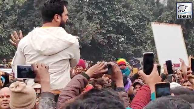 बाप जी ' के सेट पर खेसारी को देख बेकाबू हुए फैंस | Khesari Lal | Baap Ji