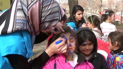 Başkan Davulcu, çocuklarla oyun oynayıp hediyeler dağıttı
