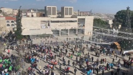 Belén celebra por Nochebuena la llegada del líder católico desde Jerusalén