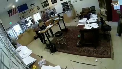 Este hombre se dispara en la ingle por accidente con una pistola Glock 43