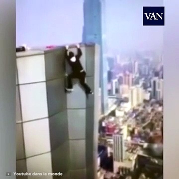 Terrible accidente mortal de un acróbata chino