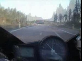 BMW M5 vs GSX-R 600