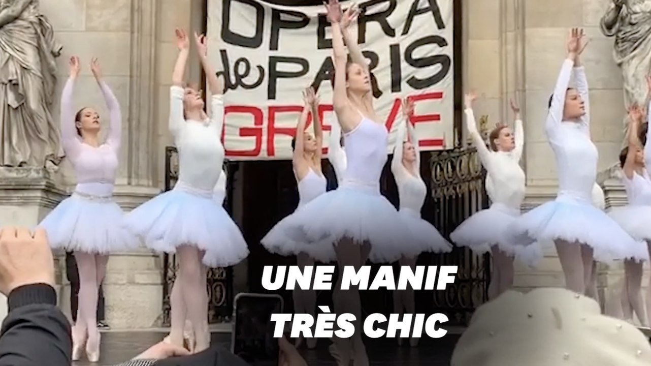 Contre la réforme des retraites, la performance des danseuses devant l'Opéra de Paris