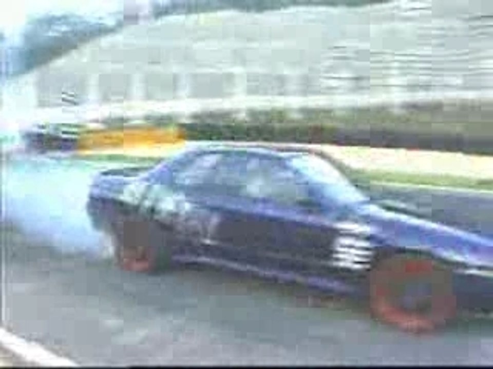 Nissan Skyline GT-R vs Nissan 300ZX twin turbo