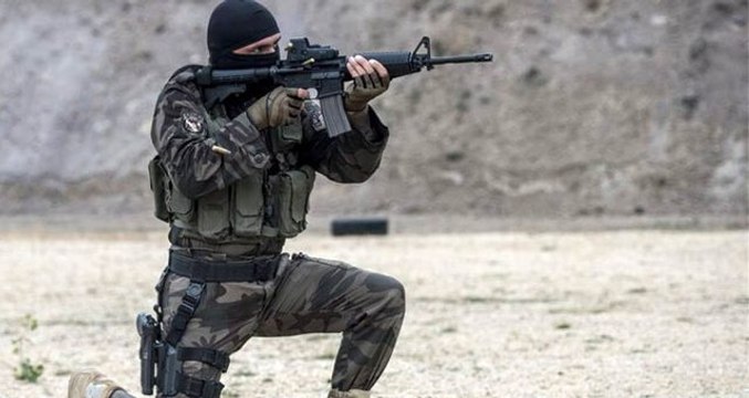 Uzun namlulu silahını temizlemek isteyen özel harekat polisi, silahın ateş alması sonucu şehit oldu