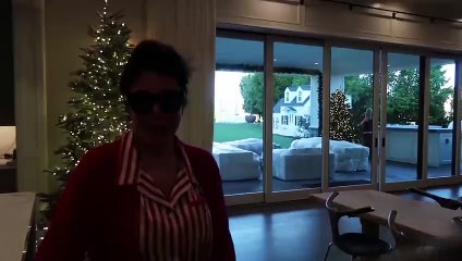 Kylie Jenner’ın annesi Kris, torunu Stormi’ye dev bir oyun evi hediye etti