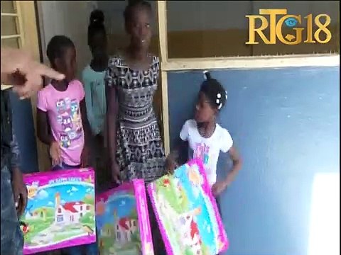 Martine Moïse premyè dam repiblik la distribiye jwèt bay timoun nan komin petyonvil