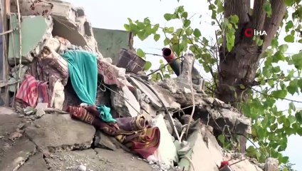 Adana'da Sağanak Yağış Gecekonduyu Yıktı