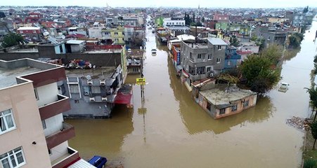 Adana'da 2 gündür devam eden sağanak yağış sonrası kent sular altında kaldı
