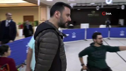 Alişan Sahte Sosyal Medya Hesabıyla İlgili Hayranlarını Uyardı