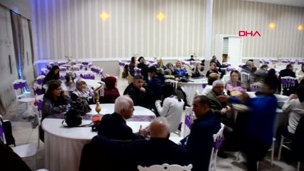 Zonguldak çocuklar üşümesin diye sahne aldılar