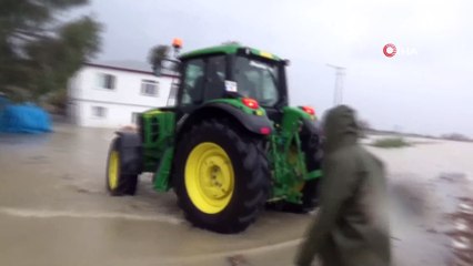 Sel suları Kadirli-Adana karayolunu ulaşıma kapattı