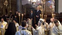 Yunanistan Dışişleri Bakanı, Fener Rum Patrikhanesi'nde Noel ayinine katıldı