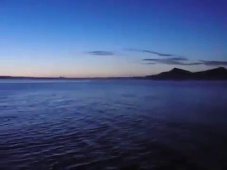 La lune se couche d'un côté et le soleil se lève de l'autre! Magnifique