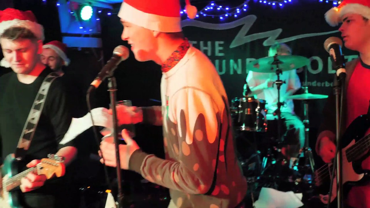 24-12-19 at the Thunderbolt Sombrero Santas