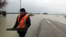 Adana'da sel Kozan-Ceyhan yolunu kapattı - ADANA
