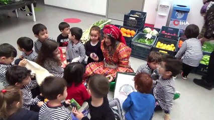 Okul salonunu adeta pazar yerine çevirdiler