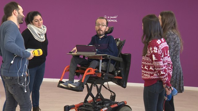 Echenique ofrece declaraciones en la sede de Podemos