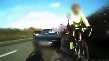 Este conductor hace volar por los aires a un grupo de ciclistas en el Reino Unido