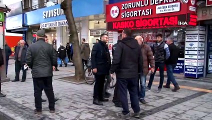 Sakarya’da Şehir Merkezindeki Durakta Hareketli Dakikalar