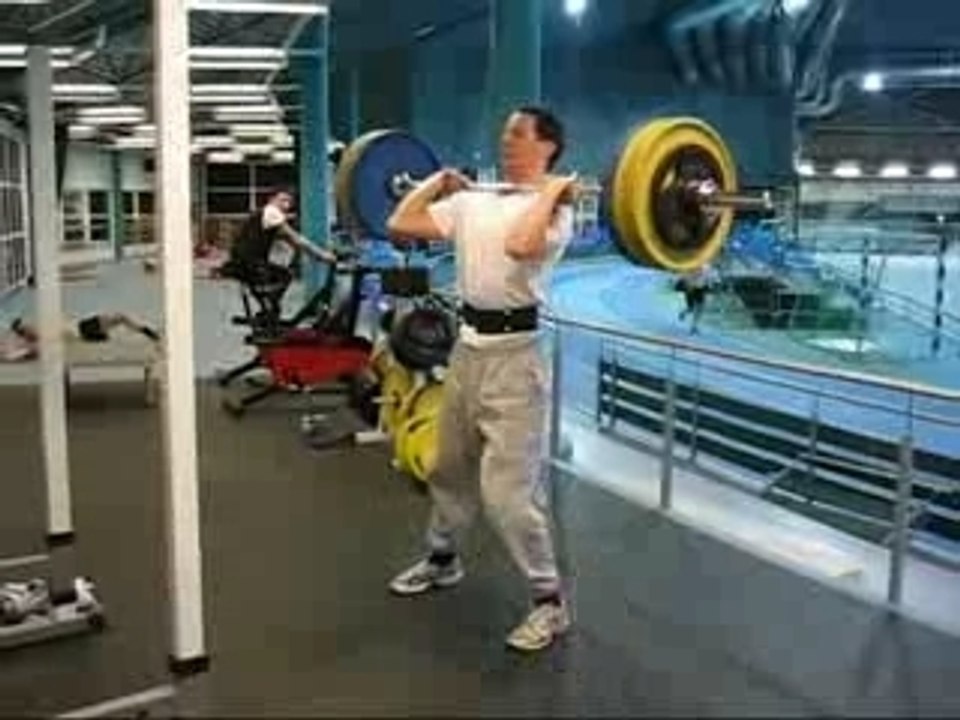 Athlé musculation épaulé haltéro Tero Pitkamaki