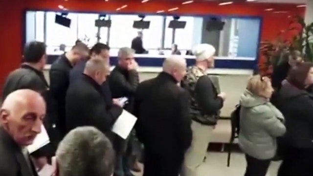 Kanal İstanbul'a itiraz dilekçesi vermek isteyen İstanbullular, Çevre ve Şehircilik İl Müdürlüğü'ne akın etti