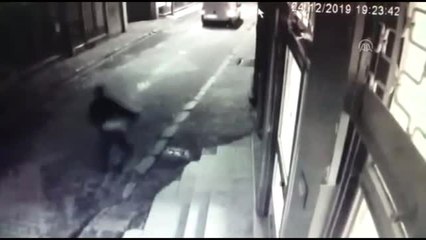 Apartman girişine bırakılan yeni doğmuş bebek koruma altına alındı